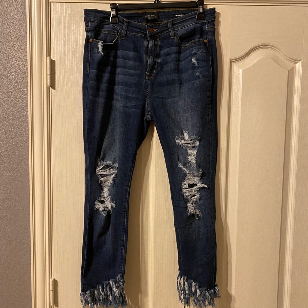 Judy Blue distressed jeans size 13/31